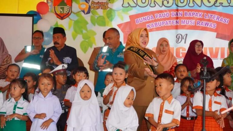 Bupati Mura Kunjungi PAUD Bougenvil, Salurkan Bantuan