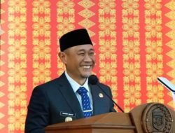 Rapat Paripurna DPRD Kota Lubuk Linggau Mendengarkan Pemaparan Visi Misi Wako Rachmat Hidayat