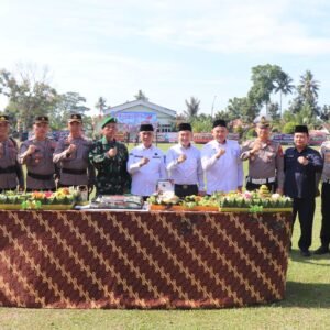 Wakapolres Musi Rawas Hadiri Upacara HUT TNI ke-80, Serta Berikan Nasi Tumpeng ke Kodim 0406 Lubuklinggau